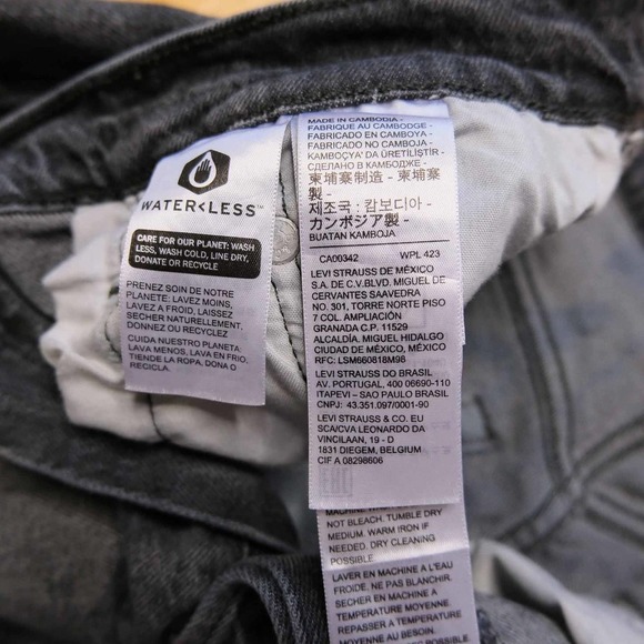 Levi's 501 Womens Denim Shorts Size 28 High Rise Cheeky Raw Hem Black Wash - Picture 7 of 12